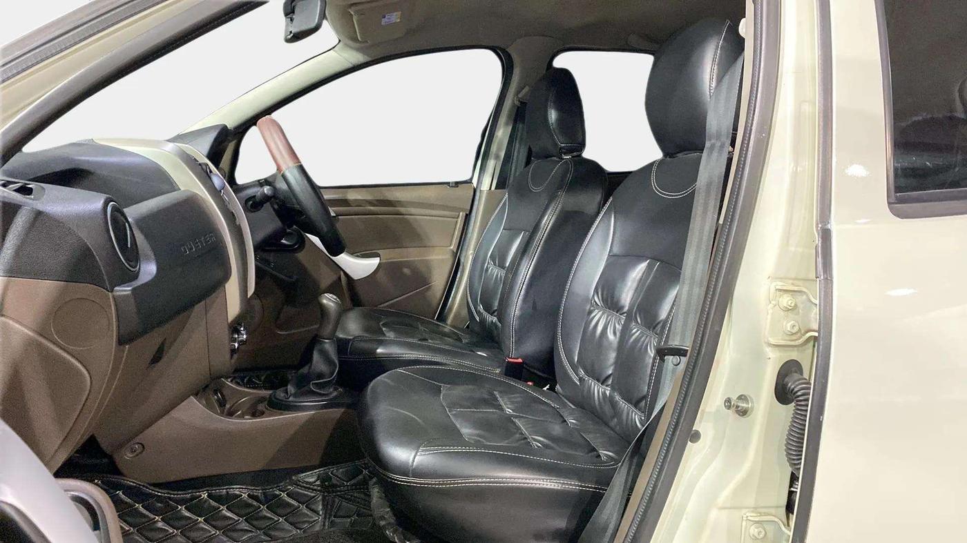 2018 Renault Duster 85 PS RXE DIESEL, Diesel, Manual, 81,384 km, Right Side Front Door Cabin