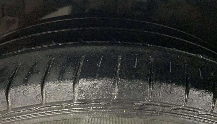 2020 Maruti Ciaz DELTA 1.5 SHVS MT PETROL, Petrol, Manual, 66,689 km, Left Front Tyre Tread