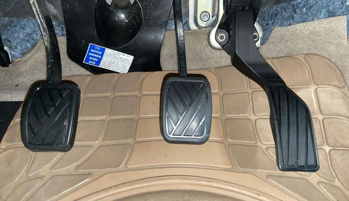 2020 Maruti Ciaz DELTA 1.5 SHVS MT PETROL, Petrol, Manual, 66,689 km, Pedals