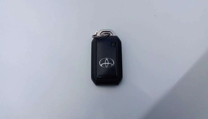 2020 Toyota Glanza V, Petrol, Manual, 50,552 km, Key Close Up