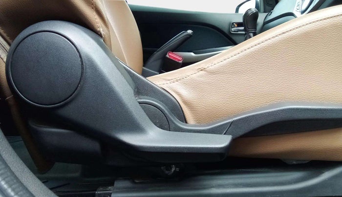 2020 Toyota Glanza V, Petrol, Manual, 50,552 km, Driver Side Adjustment Panel