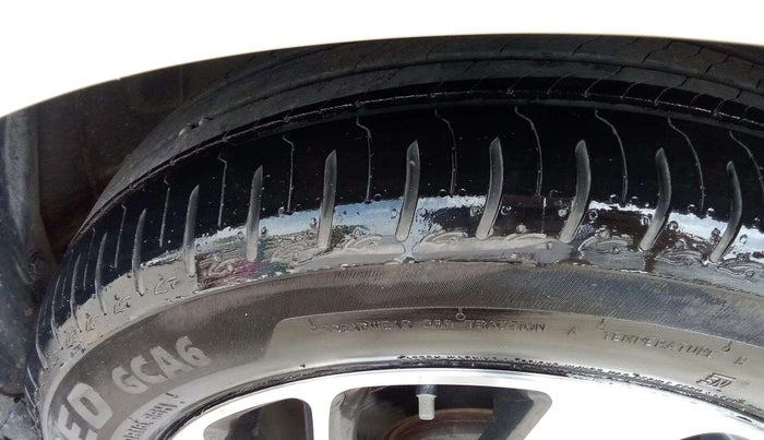2020 Toyota Glanza V, Petrol, Manual, 50,552 km, Right Front Tyre Tread