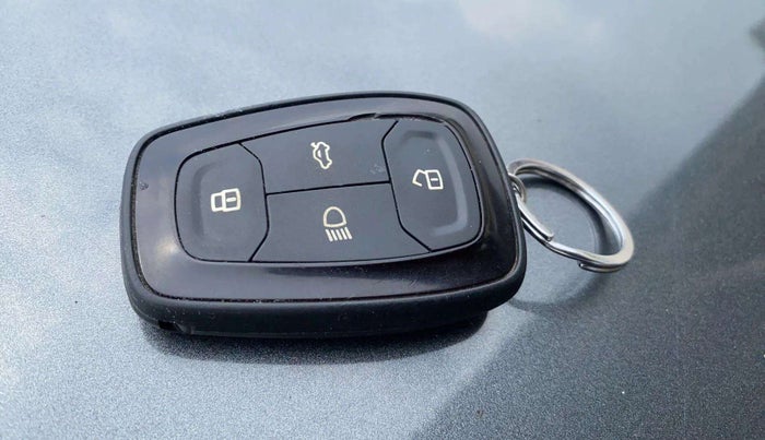 2021 Tata TIGOR XZ PETROL, Petrol, Manual, 72,136 km, Key Close Up