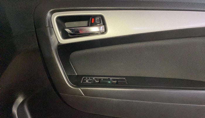 2020 Maruti Vitara Brezza ZXI PLUS AT SHVS, Petrol, Automatic, 57,215 km, Driver Side Door Panels Control
