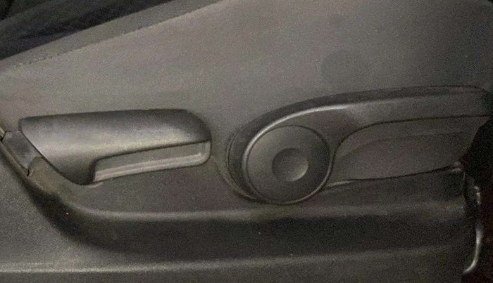 2020 Maruti Vitara Brezza ZXI PLUS AT SHVS, Petrol, Automatic, 57,215 km, Driver Side Adjustment Panel