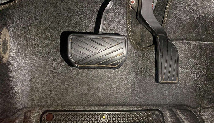2020 Maruti Vitara Brezza ZXI PLUS AT SHVS, Petrol, Automatic, 57,215 km, Pedals