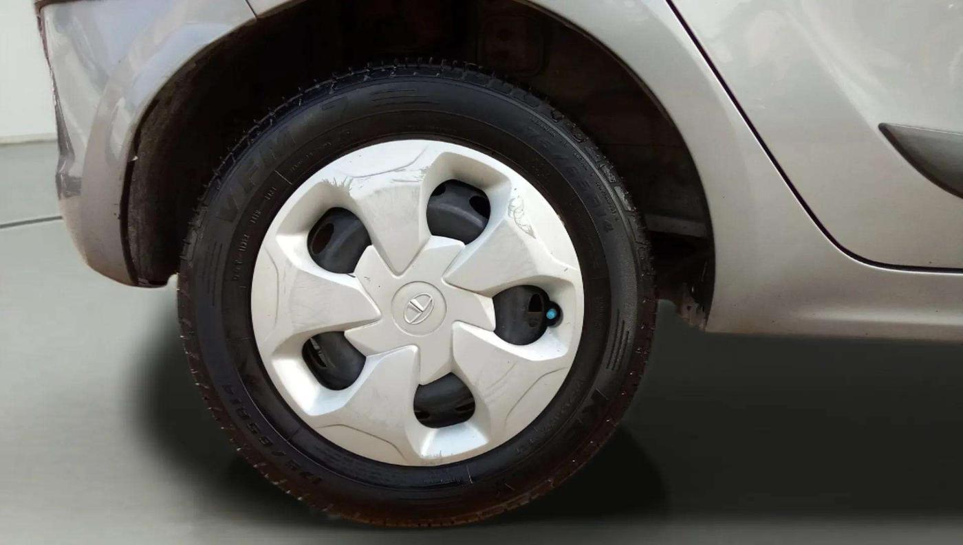 2018 Tata Tiago XT PETROL, Petrol, Manual, 53,144 km, Right Rear Wheel