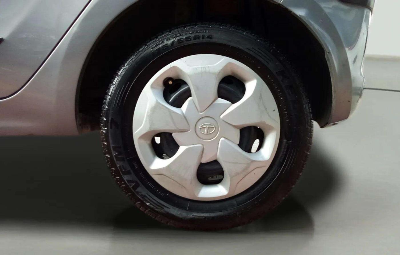 2018 Tata Tiago XT PETROL, Petrol, Manual, 53,144 km, Left Rear Wheel