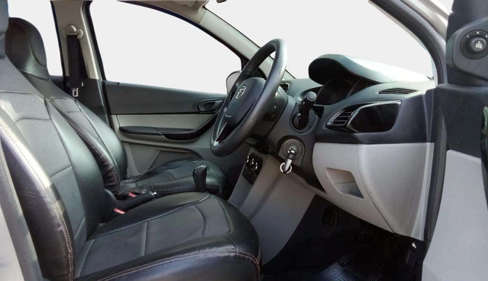 2018 Tata Tiago XT PETROL, Petrol, Manual, 53,144 km, Right Side Front Door Cabin