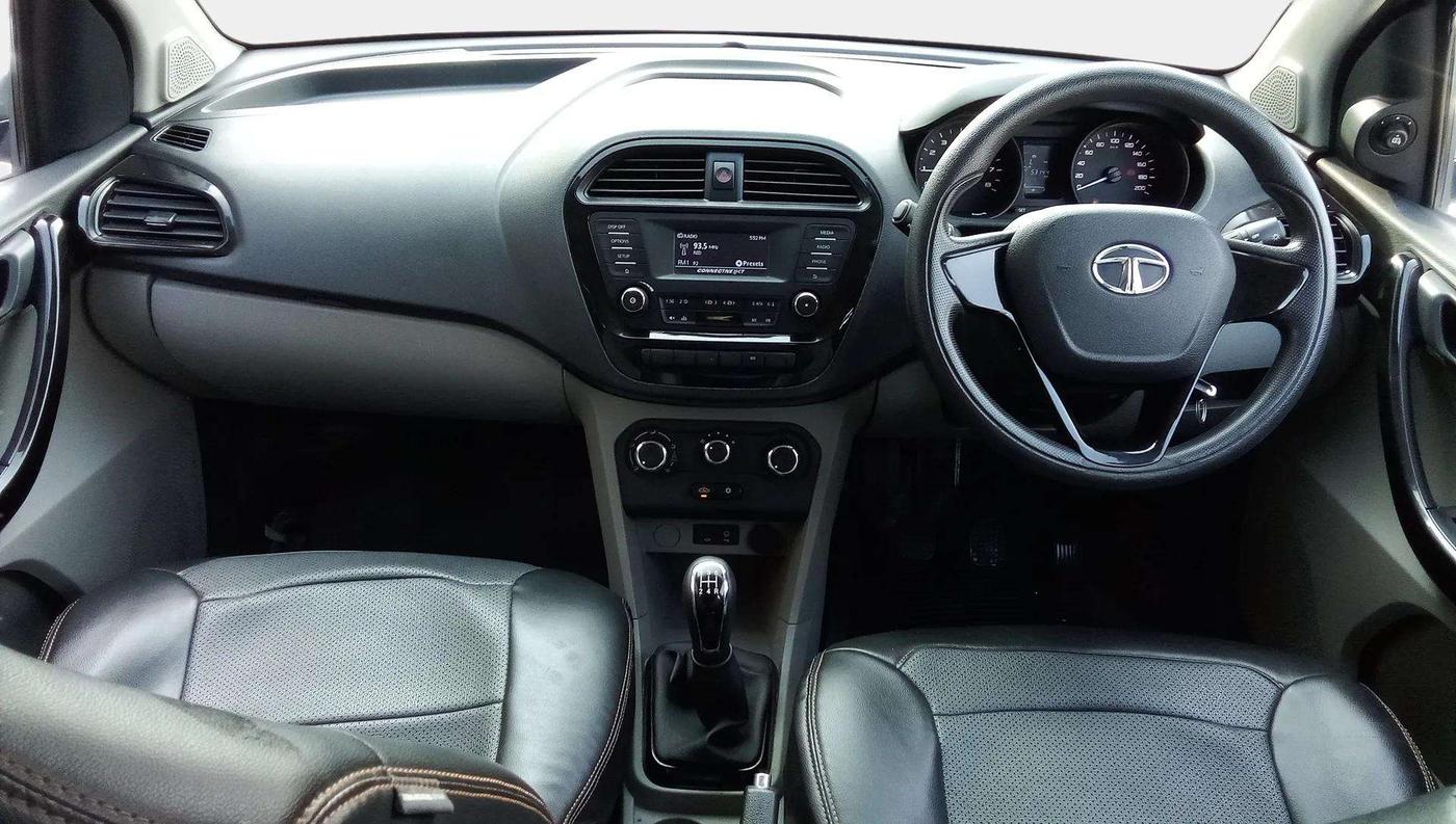 2018 Tata Tiago XT PETROL, Petrol, Manual, 53,144 km, Dashboard