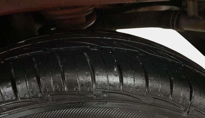 2016 Maruti Alto 800 LXI, Petrol, Manual, 27,200 km, Left Rear Tyre Tread
