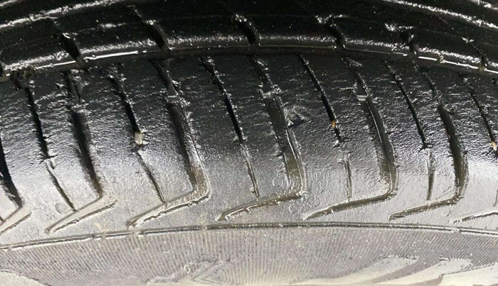 2018 Renault Kwid CLIMBER 1.0, Petrol, Manual, 48,219 km, Left Front Tyre Tread