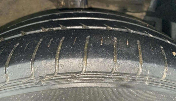 2020 Maruti Ciaz DELTA 1.5 SHVS MT PETROL, Petrol, Manual, 59,830 km, Right Front Tyre Tread