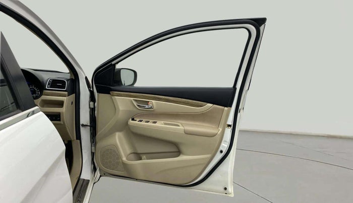 2020 Maruti Ciaz DELTA 1.5 SHVS MT PETROL, Petrol, Manual, 59,830 km, RHS Front Door