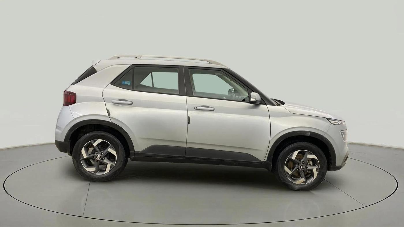 2020 Hyundai VENUE SX 1.5 CRDI, Diesel, Manual, 31,701 km, Right Side View
