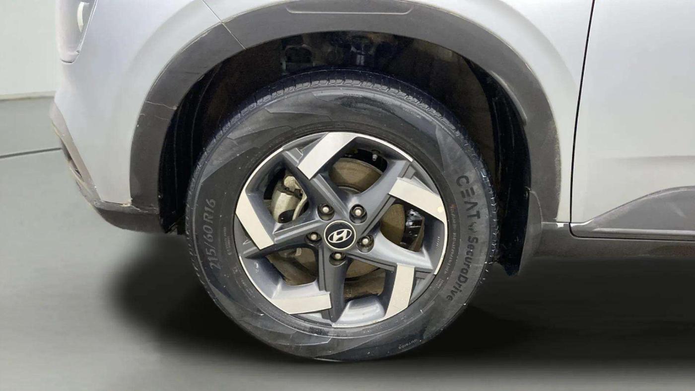 2020 Hyundai VENUE SX 1.5 CRDI, Diesel, Manual, 31,701 km, Left Front Wheel