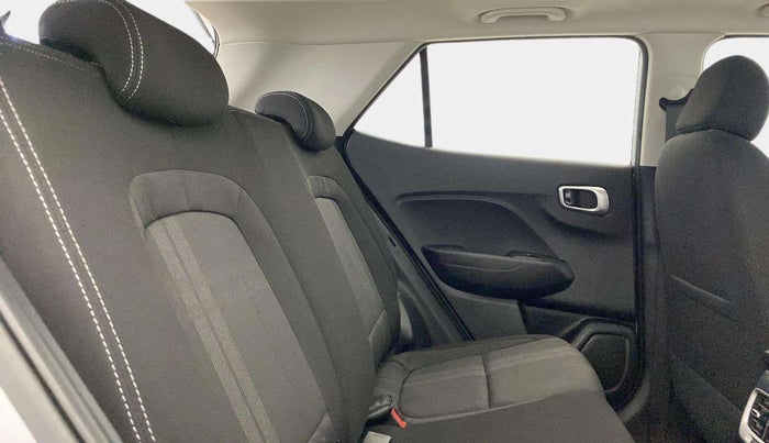 2020 Hyundai VENUE SX 1.4 CRDI, Diesel, Manual, 31,544 km, Right Side Rear Door Cabin