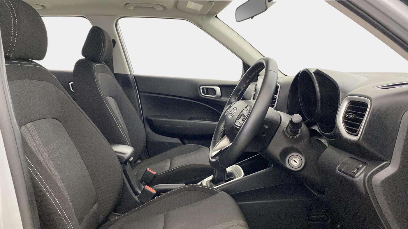 2020 Hyundai VENUE SX 1.5 CRDI, Diesel, Manual, 31,701 km, Right Side Front Door Cabin