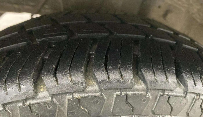 2018 Hyundai Eon ERA +, Petrol, Manual, 77,720 km, Right Rear Tyre Tread
