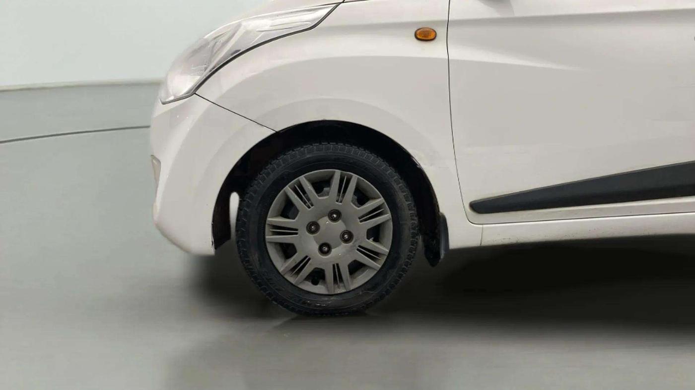 2018 Hyundai Eon ERA +, Petrol, Manual, 77,720 km, Left Front Wheel