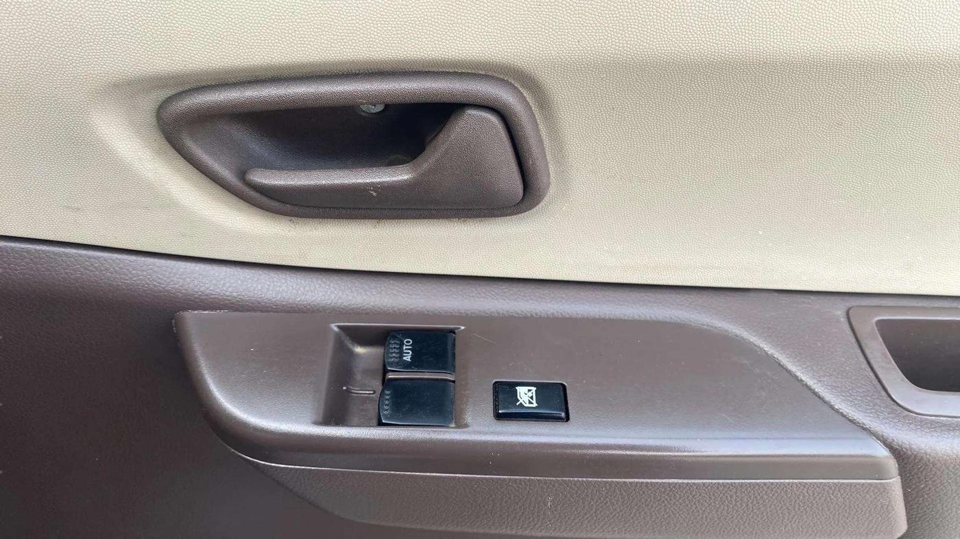 2012 Maruti Zen Estilo LXI, Petrol, Manual, 32,671 km, Driver Side Door Panels Control