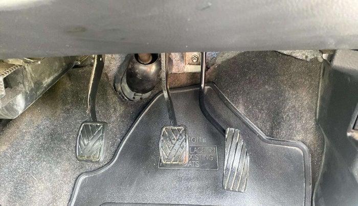 2017 Maruti Wagon R 1.0 VXI, Petrol, Manual, 47,616 km, Pedals