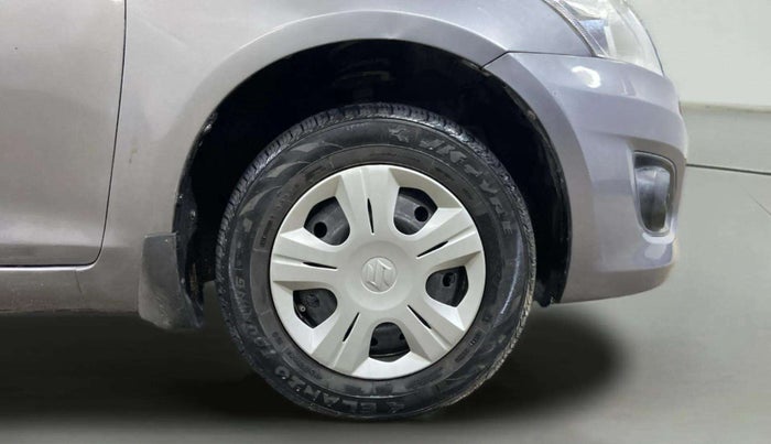 2013 Maruti Swift Dzire VXI, CNG, Manual, 65,518 km, Right Front Wheel