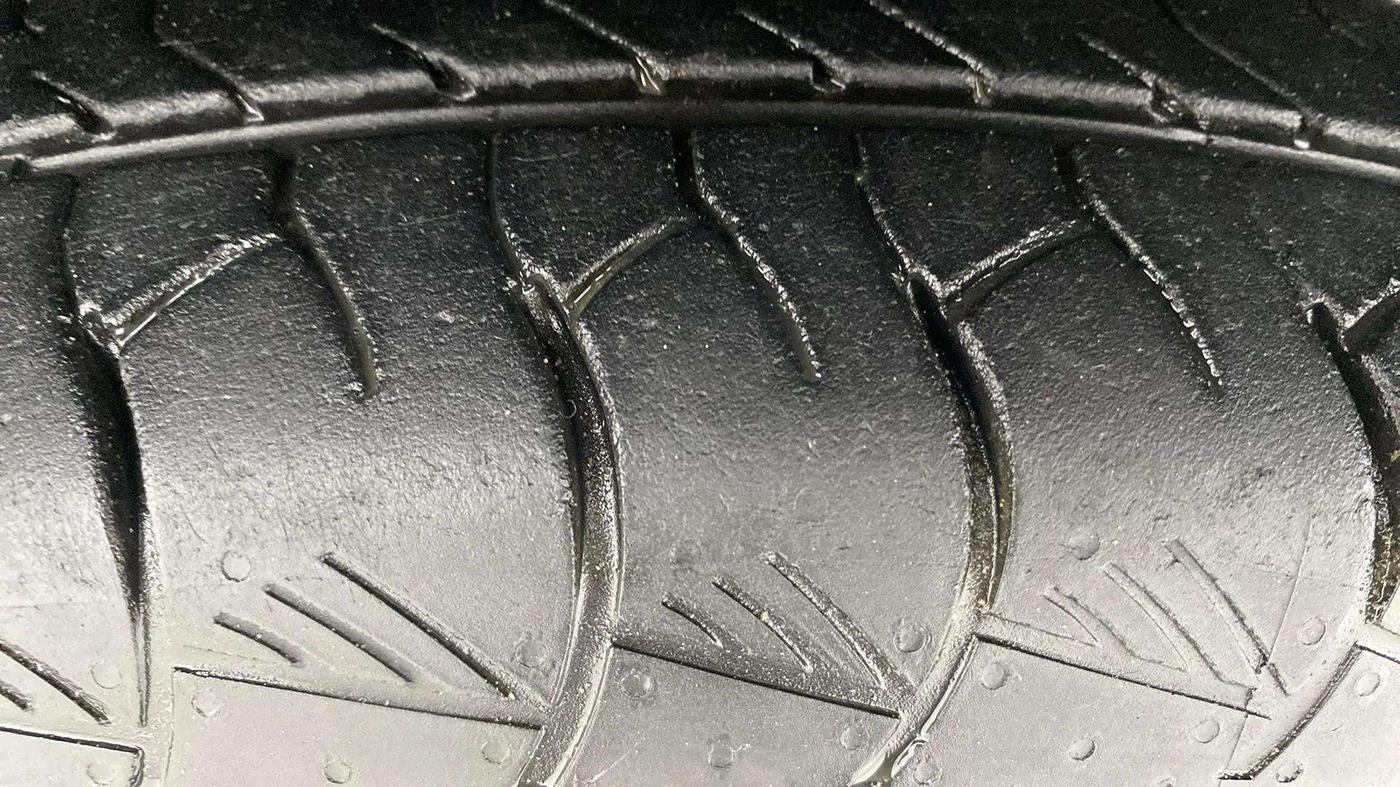 2018 Renault Duster RXS CVT, Petrol, Automatic, 71,315 km, Left Front Tyre Tread