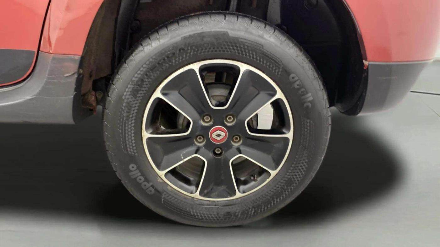 2018 Renault Duster RXS CVT, Petrol, Automatic, 71,315 km, Left Rear Wheel