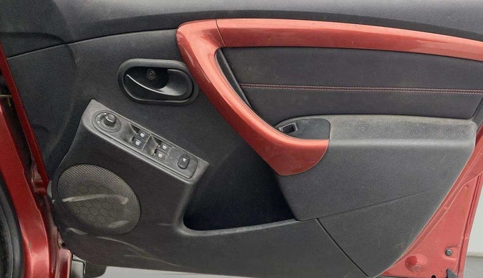 2018 Renault Duster RXS CVT, Petrol, Automatic, 71,214 km, Driver Side Door Panels Control
