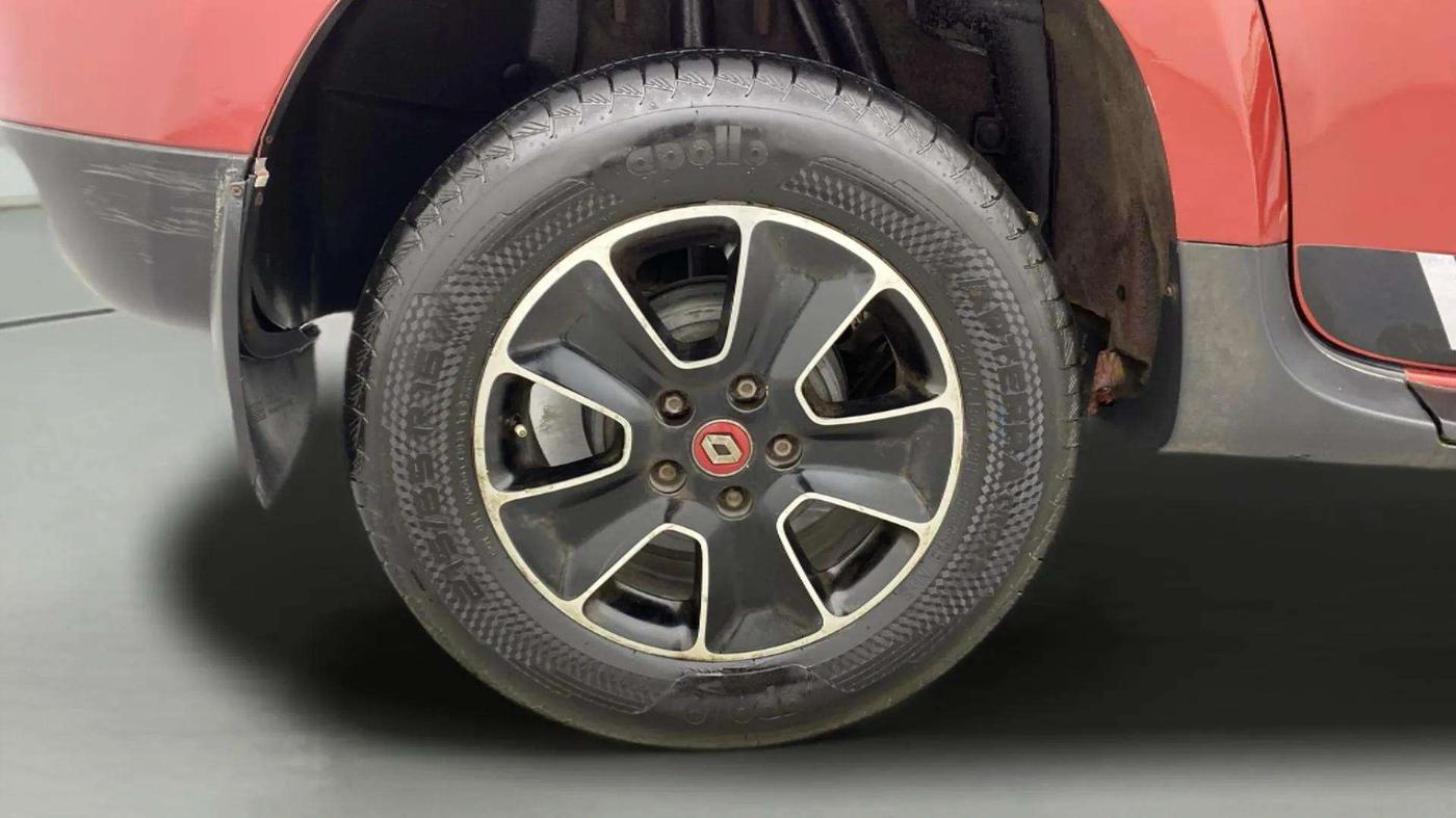2018 Renault Duster RXS CVT, Petrol, Automatic, 71,315 km, Right Rear Wheel