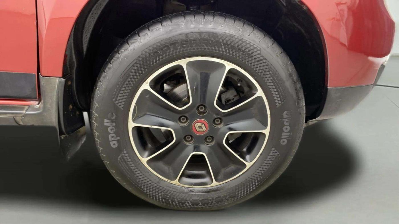 2018 Renault Duster RXS CVT, Petrol, Automatic, 71,315 km, Right Front Wheel