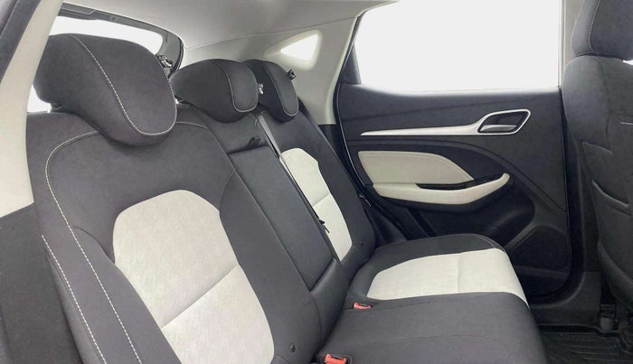 2023 MG ASTOR SMART 1.5 MT, Petrol, Manual, 21,778 km, Right Side Rear Door Cabin