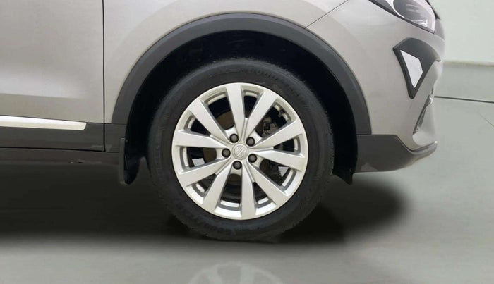 2023 MG ASTOR SMART 1.5 MT, Petrol, Manual, 21,778 km, Right Front Wheel
