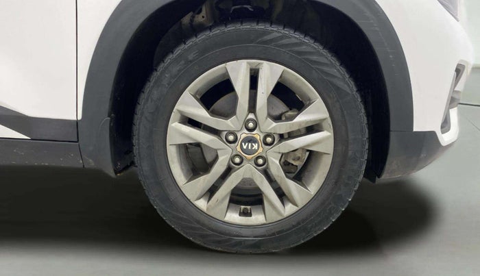 2020 KIA SELTOS HTX IVT 1.5 PETROL, Petrol, Automatic, 1,17,814 km, Right Front Wheel
