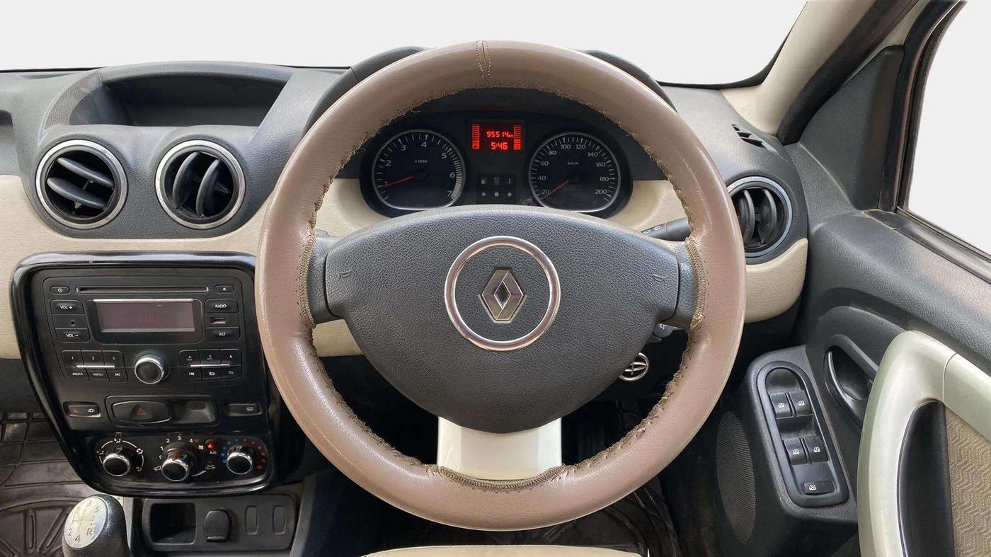 2014 Renault Duster 85 PS RXL DIESEL, Diesel, Manual, 95,548 km, Steering Wheel Close Up