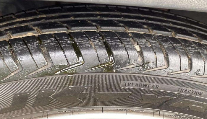 2016 Renault Kwid RXT 1.0, Petrol, Manual, 25,766 km, Right Front Tyre Tread