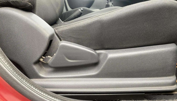 2016 Renault Kwid RXT 1.0, Petrol, Manual, 25,766 km, Driver Side Adjustment Panel