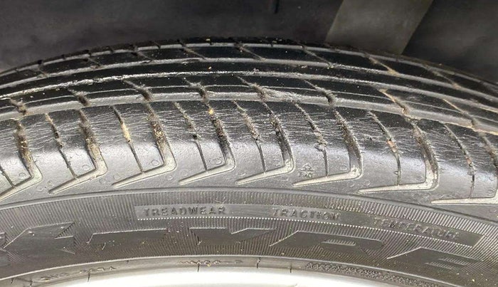 2016 Renault Kwid RXT 1.0, Petrol, Manual, 25,766 km, Left Rear Tyre Tread