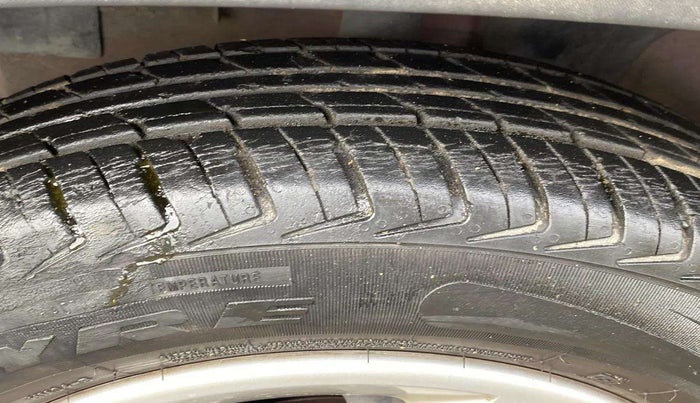 2016 Renault Kwid RXT 1.0, Petrol, Manual, 25,766 km, Left Front Tyre Tread