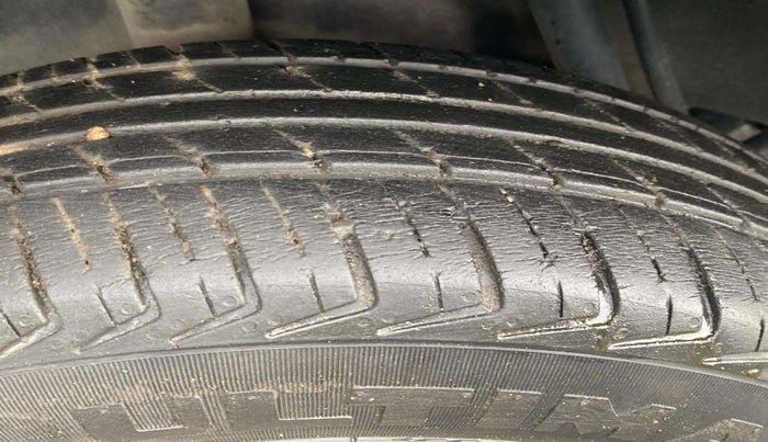 2016 Renault Kwid RXT 1.0, Petrol, Manual, 25,766 km, Right Rear Tyre Tread