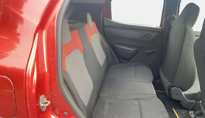 2016 Renault Kwid RXT 1.0, Petrol, Manual, 25,766 km, Right Side Rear Door Cabin