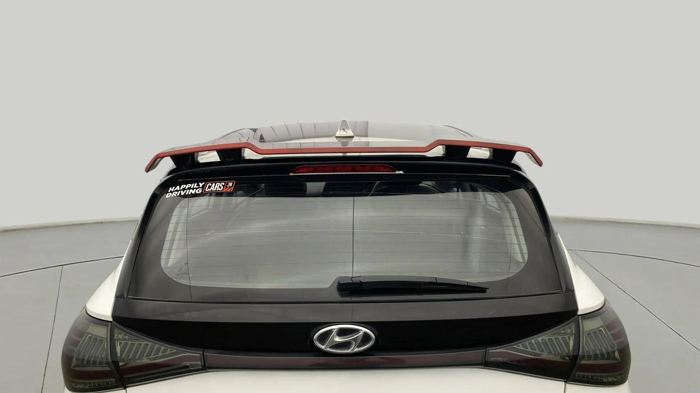 2023 Hyundai NEW I20 ASTA 1.2 MT, Petrol, Manual, 25,860 km, Rear Windshield