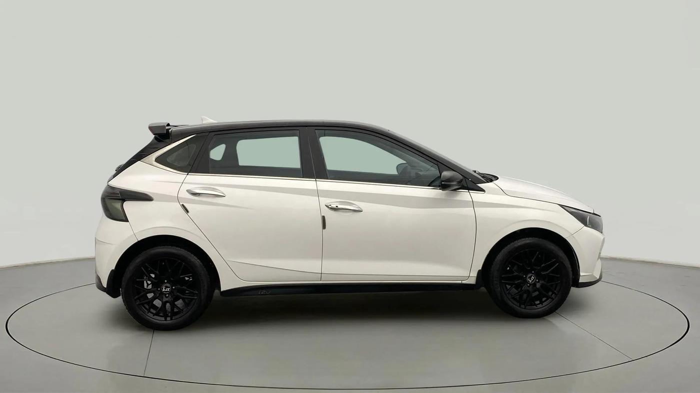 2023 Hyundai NEW I20 ASTA 1.2 MT, Petrol, Manual, 25,860 km, Right Side View