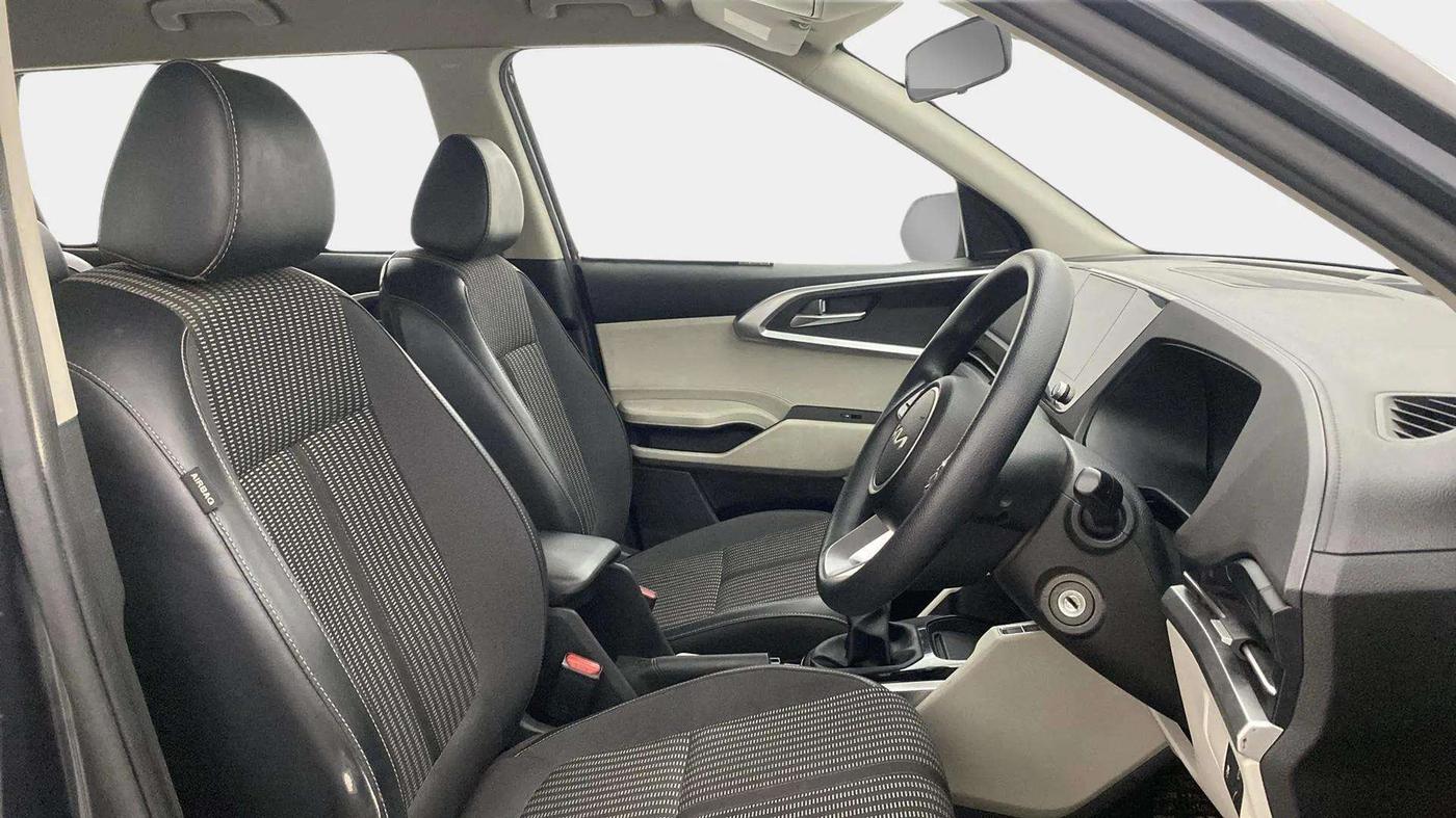 2023 KIA CARENS PRESTIGE 1.5 PETROL 7 STR, Petrol, Manual, 35,305 km, Right Side Front Door Cabin