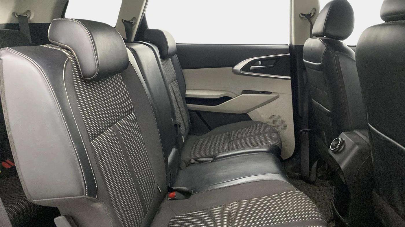 2023 KIA CARENS PRESTIGE 1.5 PETROL 7 STR, Petrol, Manual, 35,305 km, Right Side Rear Door Cabin