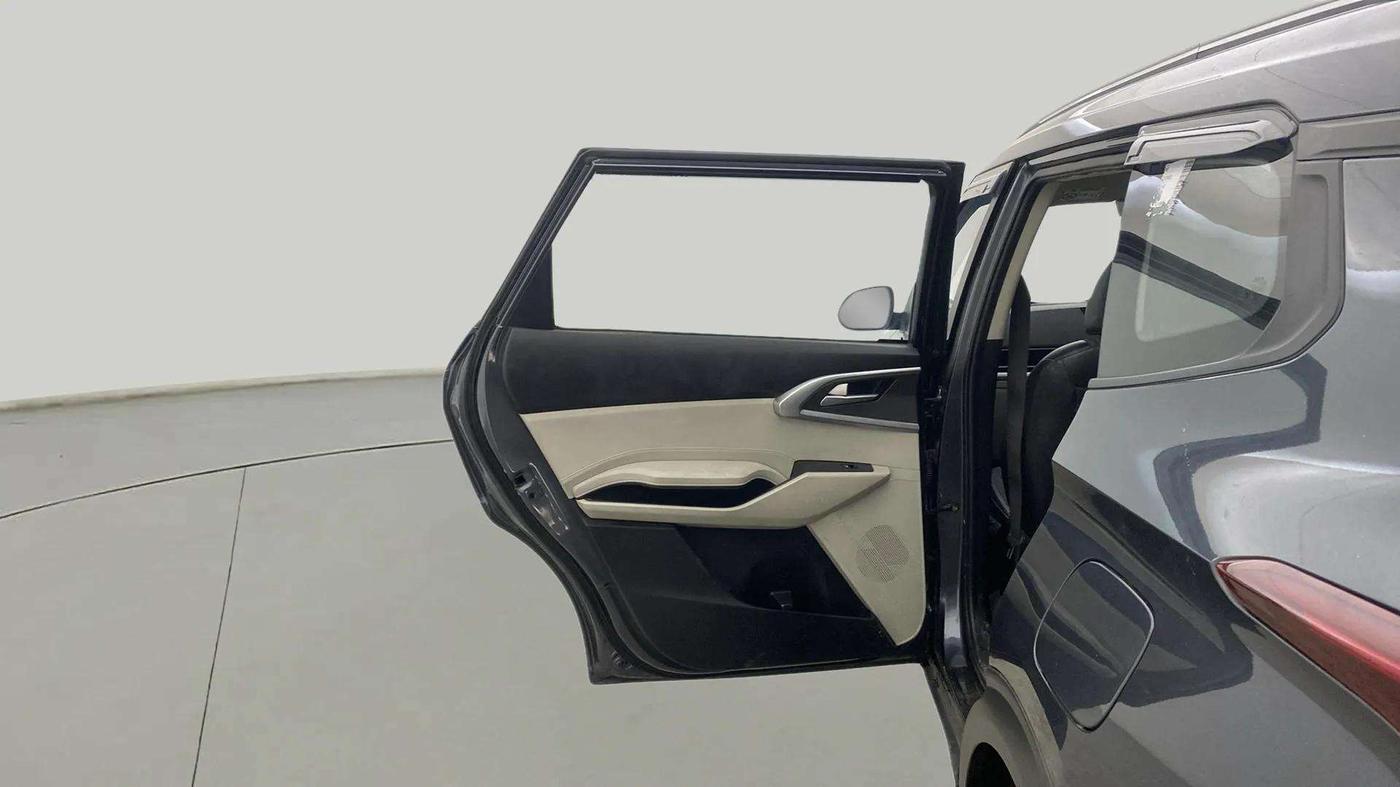 2023 KIA CARENS PRESTIGE 1.5 PETROL 7 STR, Petrol, Manual, 35,305 km, LHS Rear Door
