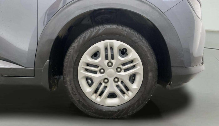 2023 KIA CARENS PRESTIGE 1.5 PETROL 7 STR, Petrol, Manual, 35,036 km, Right Front Wheel