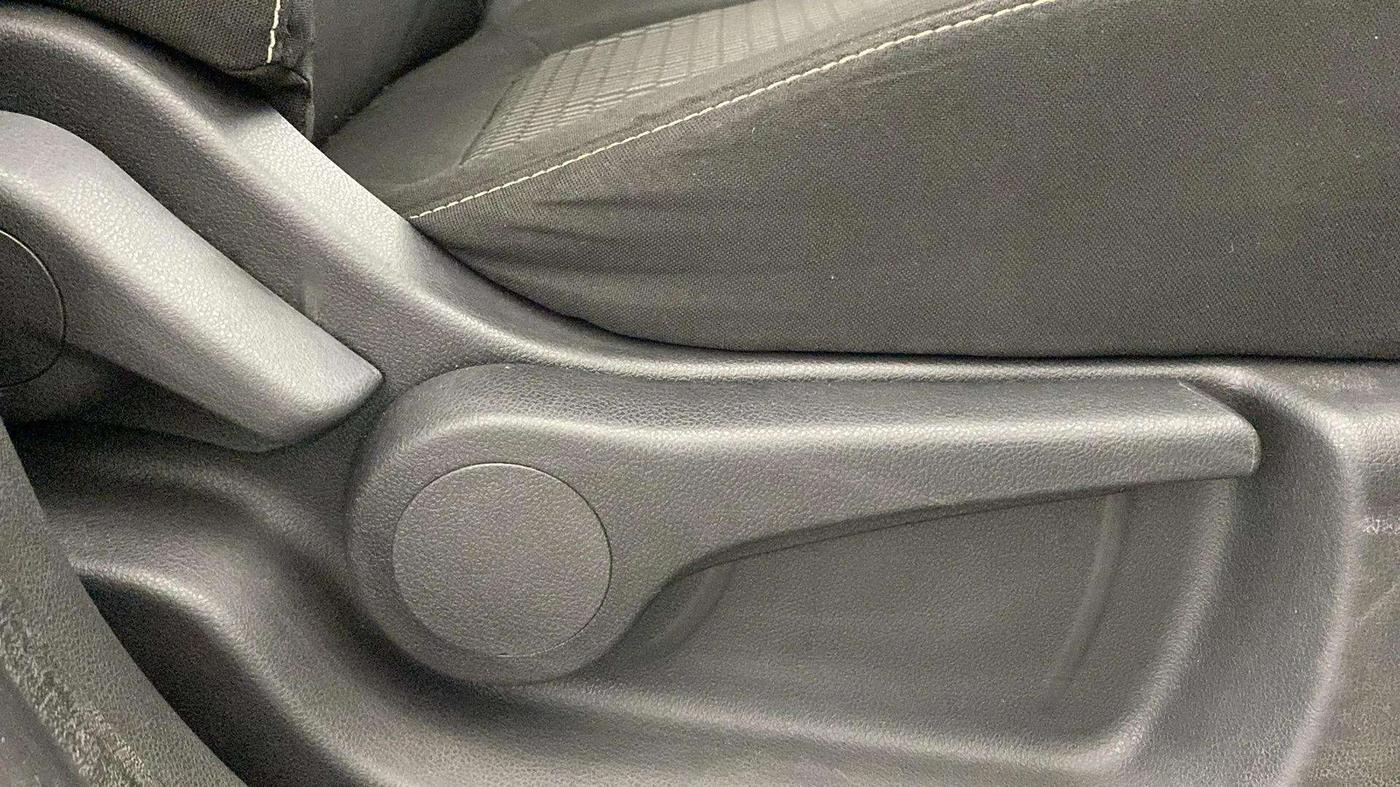 2018 Renault Captur RXE PETROL, Petrol, Manual, 62,461 km, Driver Side Adjustment Panel