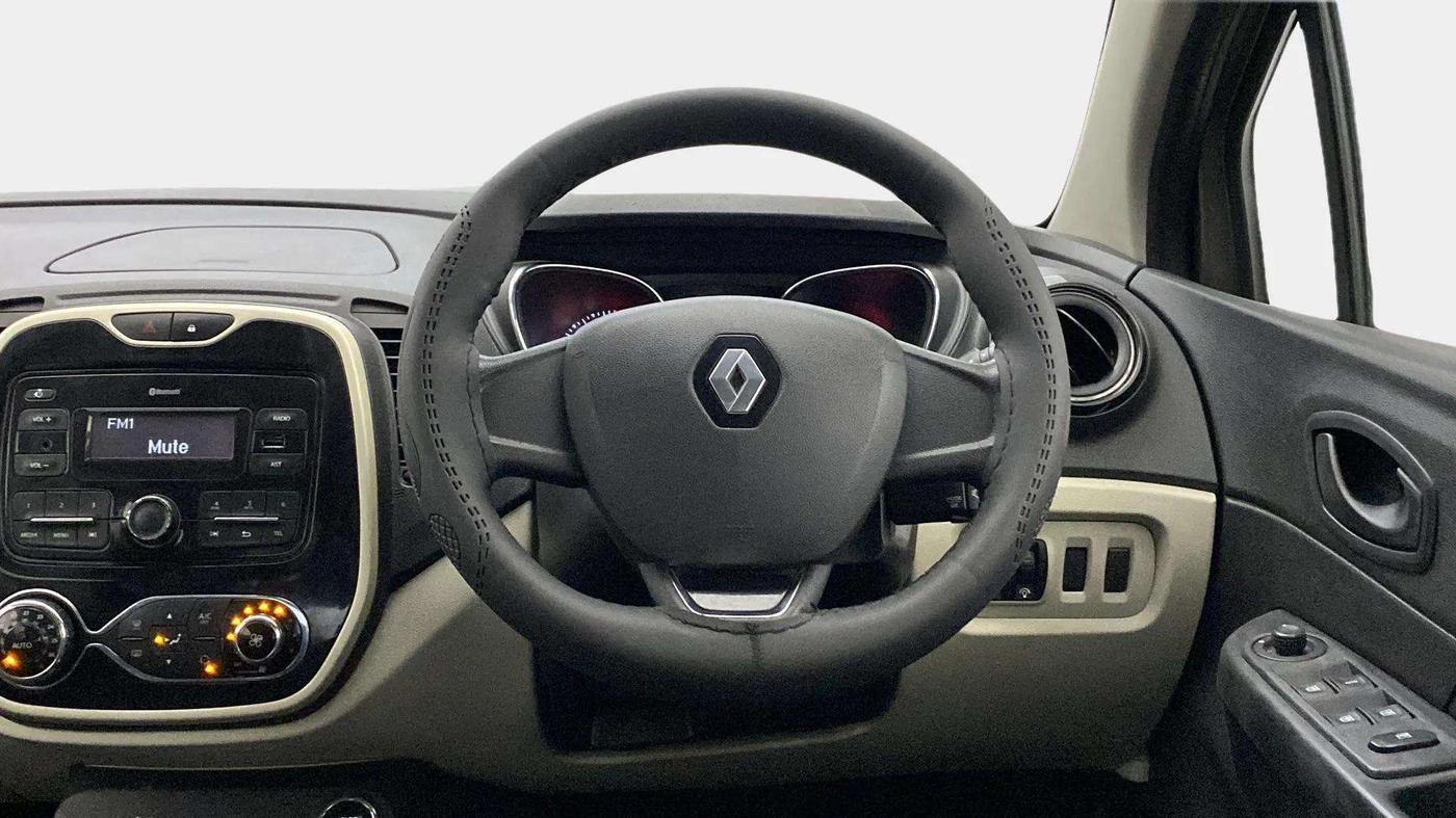 2018 Renault Captur RXE PETROL, Petrol, Manual, 62,461 km, Steering Wheel Close Up